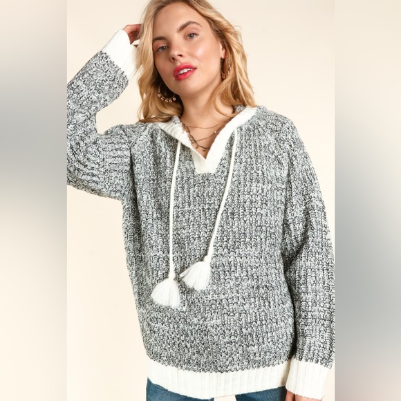 Women’s Charcoal & Ivory Two Tone Ribbed Hooded Tassel Drawstring Sweater - Picture 7 of 9